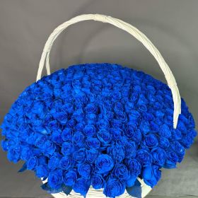 301 синяя роза в корзине 